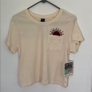 NWT Vibe N cropped graphic t shirt size small